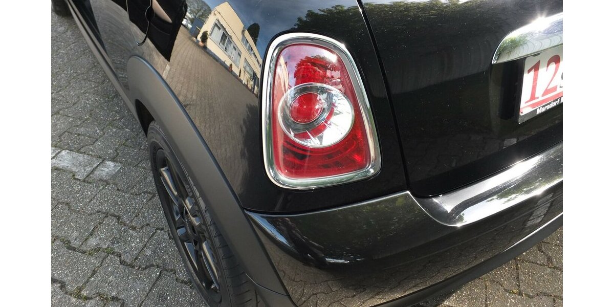 Mini Cooper BAKER STREET XENON KLIMAAUTOM SITZHEIZUNG 114.143 km 8.898 &euro; Köln 50858