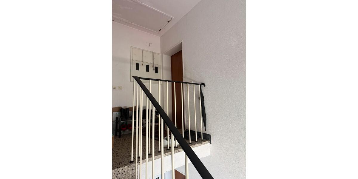 Dachgeschoßwohnung Remscheid Reinshagen - 3.5 Zimmer, 82 m&sup2;, 180.000&euro; | Angebot:26305537