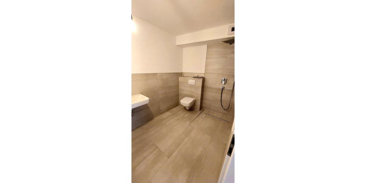 Erdgeschoßwohnung Köln Kalk - 3 Zimmer, 83 m&sup2;, 1.650&euro; | Angebot:24476955