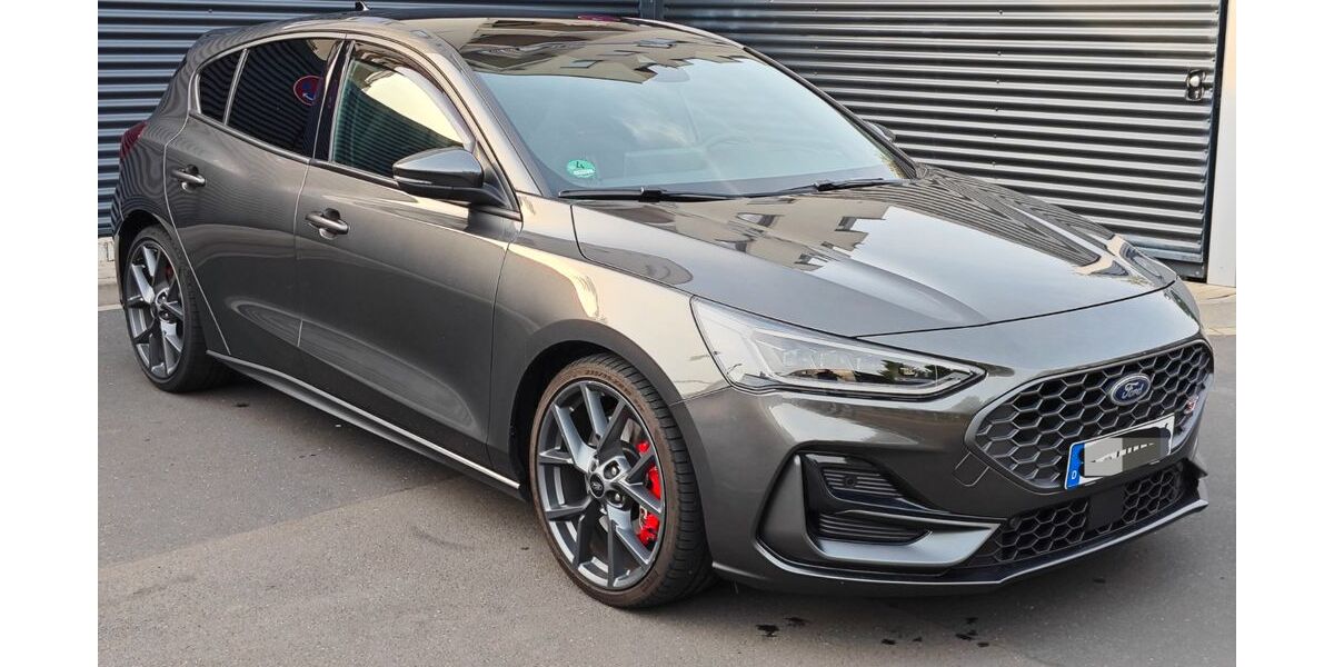 Ford Focus 33.000 km 32.600 &euro; Köln 50735