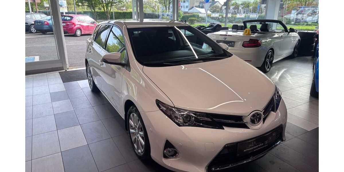 Toyota Auris 89.900 km 10.950 &euro; Köln 51103