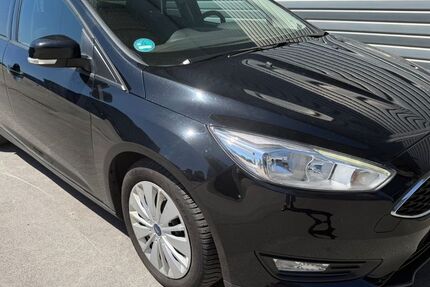 Ford Focus 118.595 km 8.900 &euro; Wuppertal 42285