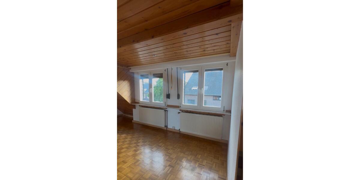 Dachgeschoßwohnung Meerbusch Kierst - 2.5 Zimmer, 59 m&sup2;, 790&euro; | Angebot:25226714