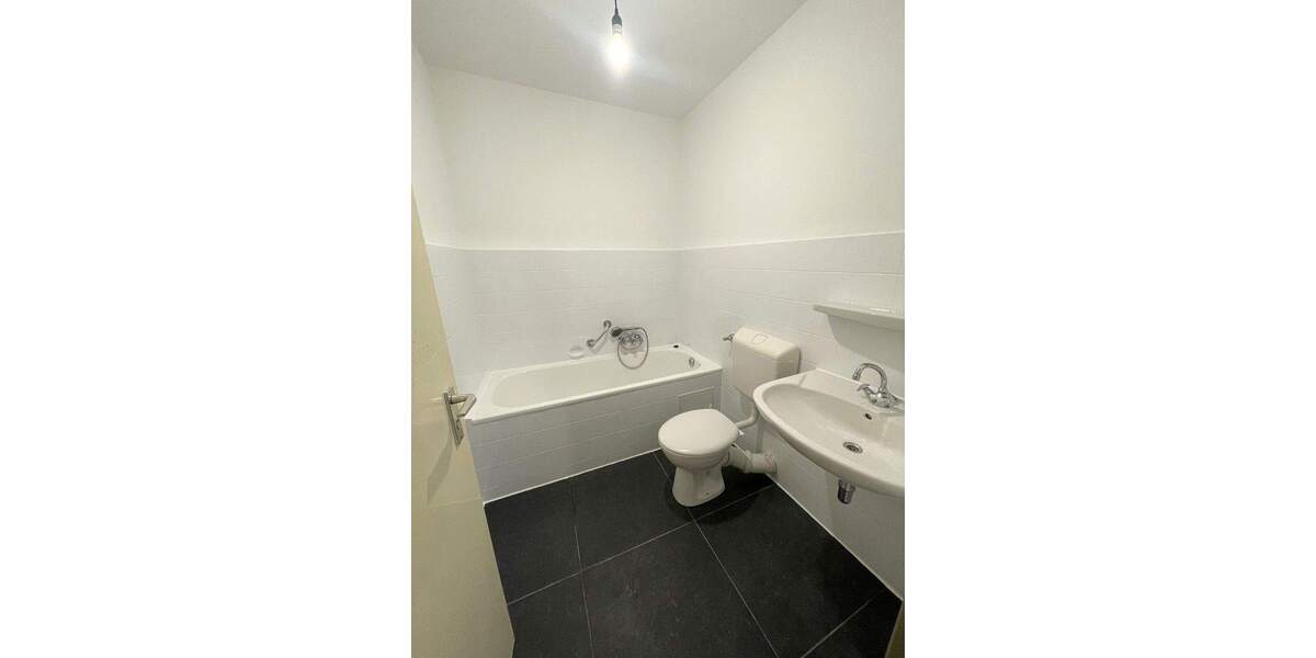 Etagenwohnung Wuppertal Barmen - 2 Zimmer, 64 m&sup2;, 550&euro; | Angebot:25870156