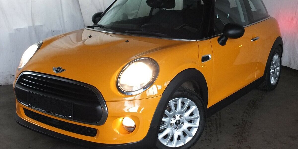 Mini One D KLIMAAUTOMATIK PDC SITZHEIZUNG WINTERREIFEN 122.875 km 8.500 &euro; Köln 50858