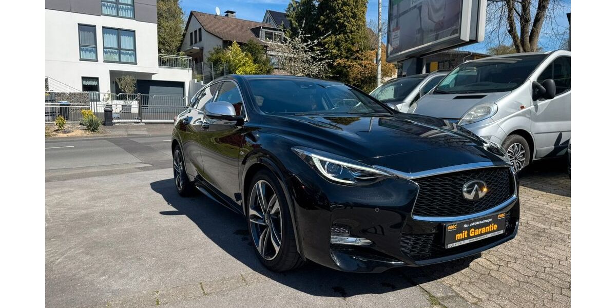 INFINITI Q30 72.000 km 17.999 &euro; Solingen 42655