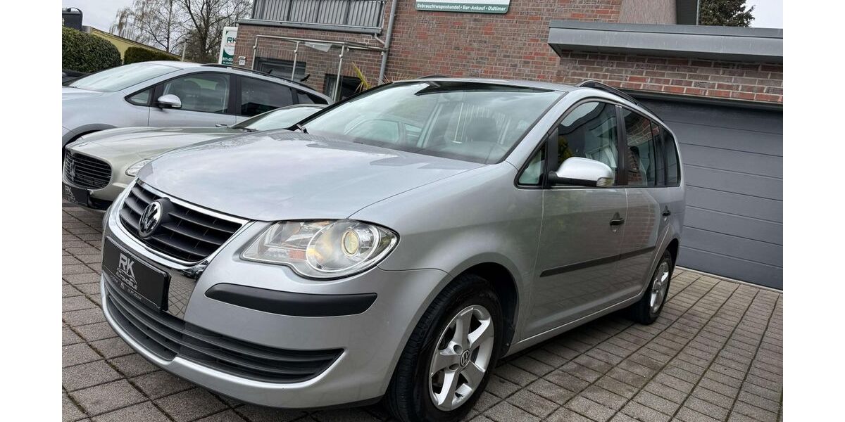 VW Touran 143.000 km 6.900 &euro; Solingen 42651