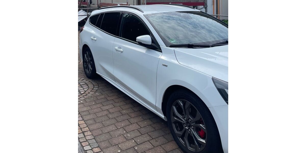 Ford Focus 15.800 km 19.900 &euro; Köln 50931