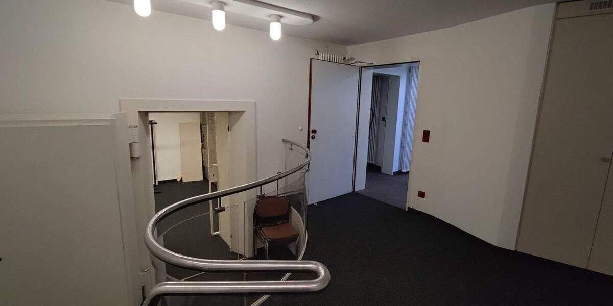 Gewerbeobjekt Remscheid Nord - 5 Zimmer, 257 m&sup2;, 2.190&euro; | Angebot:25796039