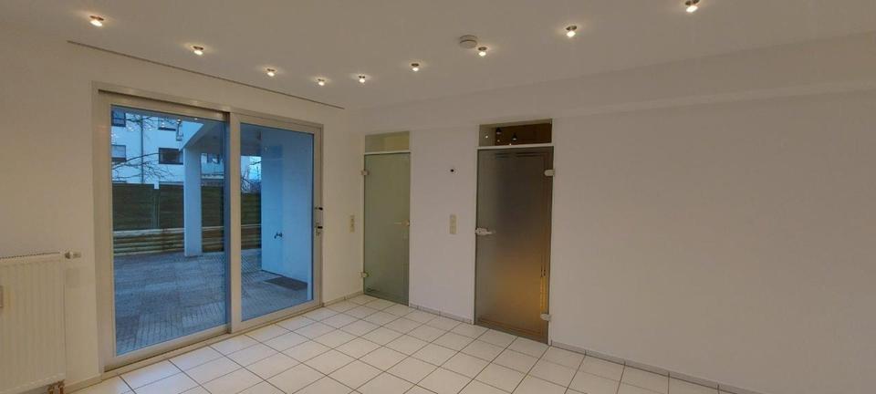 Erdgeschoßwohnung Solingen Central - 2 Zimmer, 100 m&sup2;, 1.000&euro; | Angebot:25478961