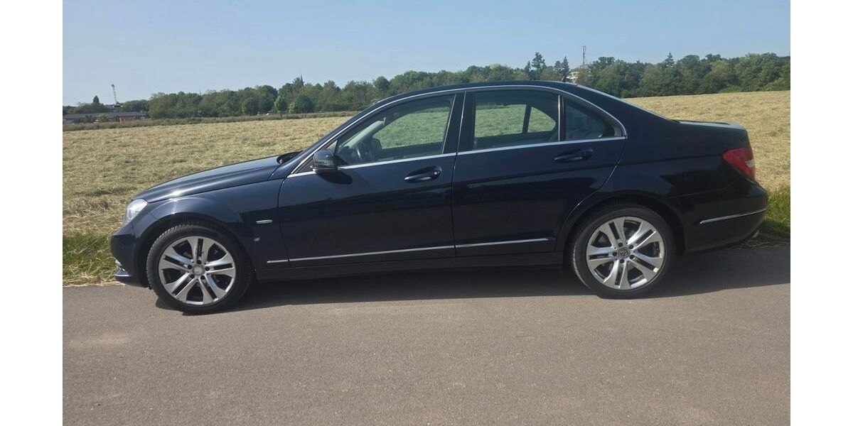 Mercedes-Benz C 250 197.000 km 8.150 &euro; Düsseldorf 40595