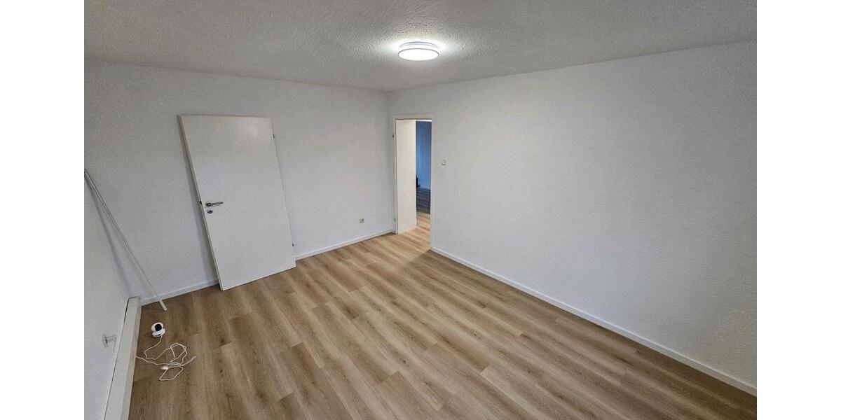 Etagenwohnung Solingen Höhscheid - 2 Zimmer, 51 m&sup2;, 900&euro; | Angebot:26044653