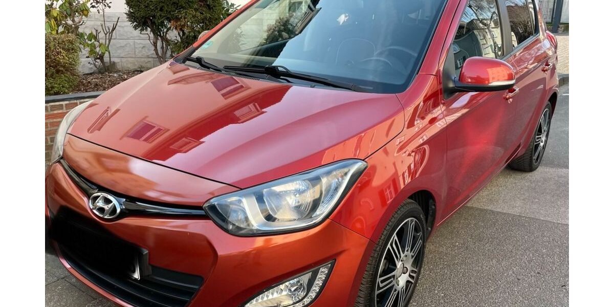 Hyundai i20 113.000 km 5.500 &euro; Solingen 42697