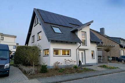 Haus Kleinenbroich Kleinenbroich - 7 Zimmer, 200 m&sup2;, 3.450&euro; | Angebot:27385409