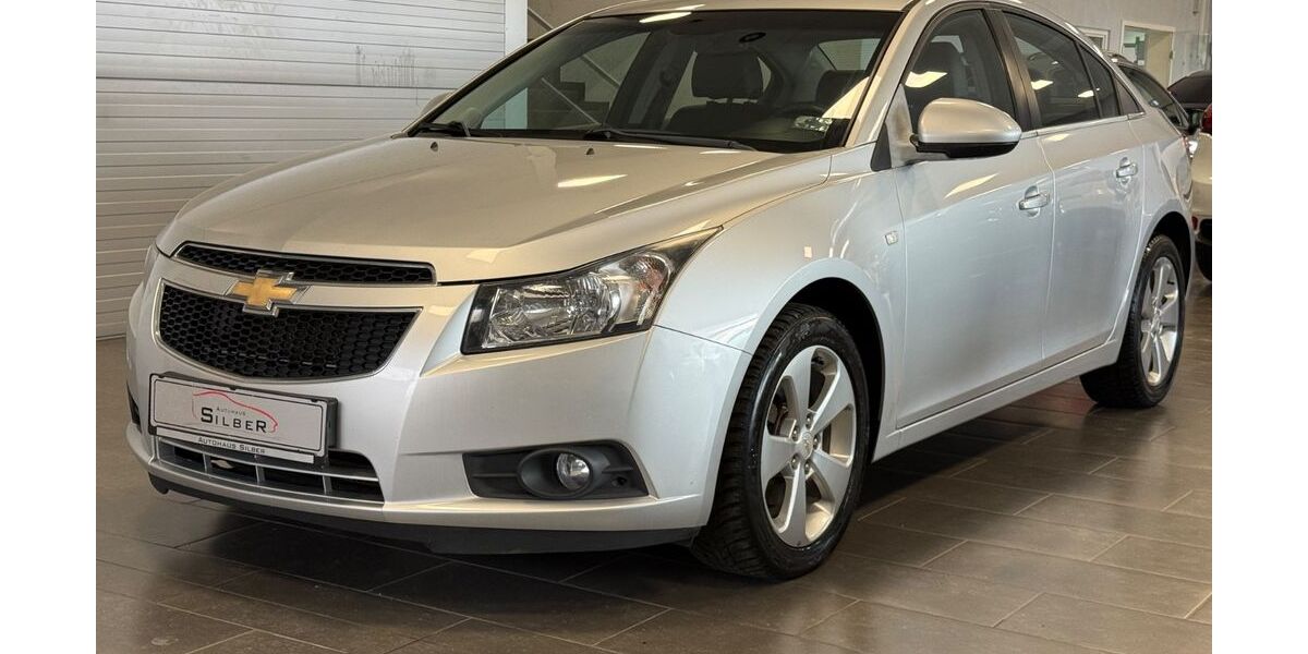 Chevrolet Cruze 83.000 km 7.890 &euro; Dormagen 41540