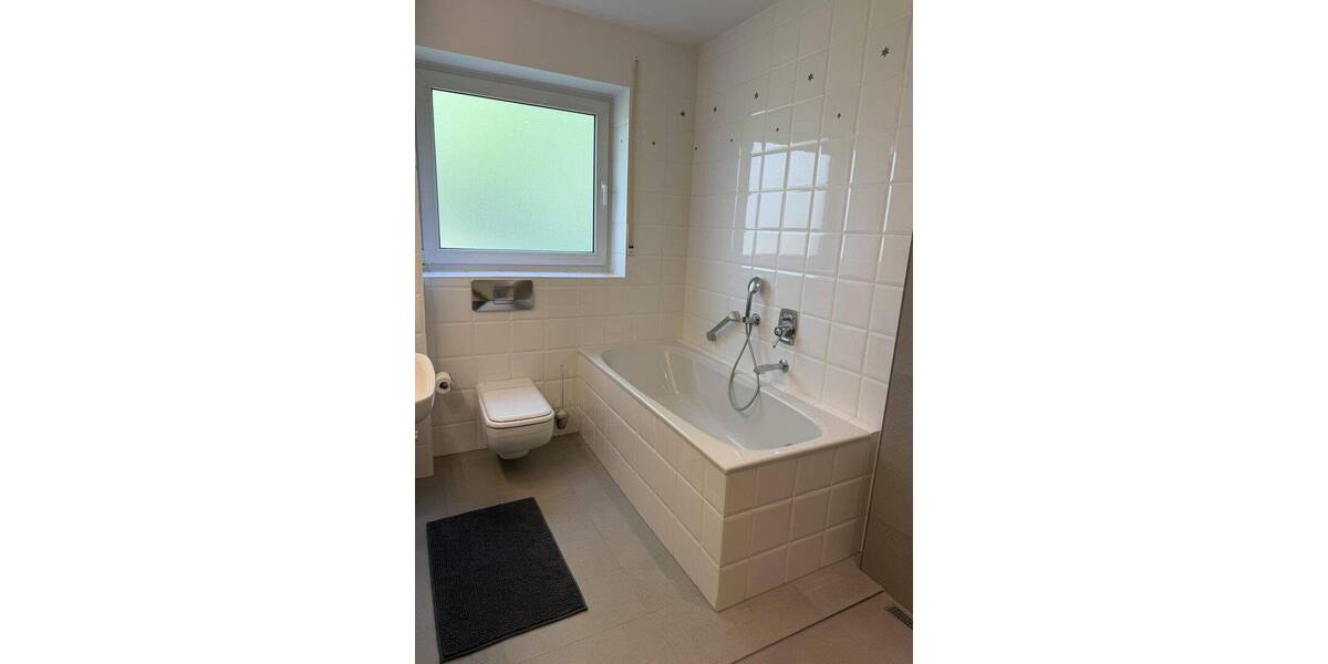 Etagenwohnung Bergisch Gladbach Gladbach - 3 Zimmer, 110 m&sup2;, 1.630&euro; | Angebot:26791489