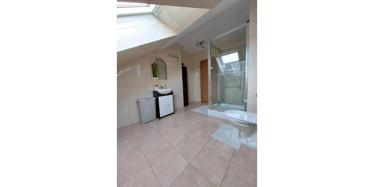 Einfamilienhaus Solingen Mitte - 6 Zimmer, 158 m&sup2;, 650.000&euro; | Angebot:26210995