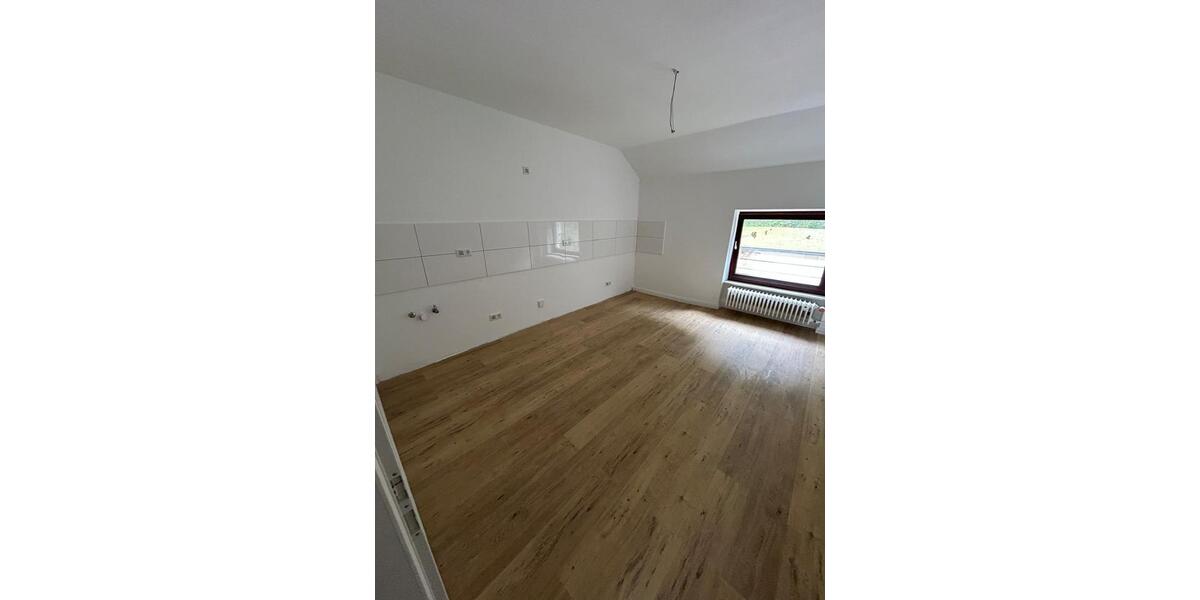 Etagenwohnung Wuppertal Arrenberg - 3 Zimmer, 95 m&sup2;, 1.000&euro; | Angebot:25216814