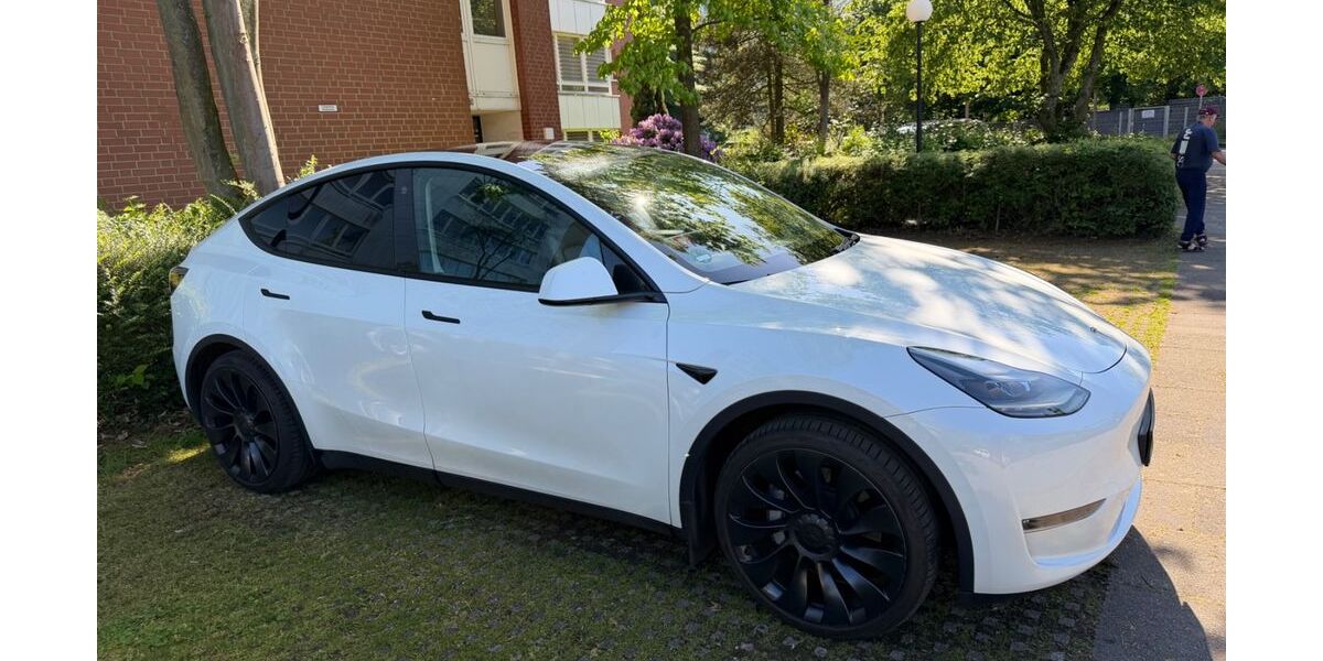 Tesla Model Y 86.768 km 35.000 &euro; Köln porz 51149