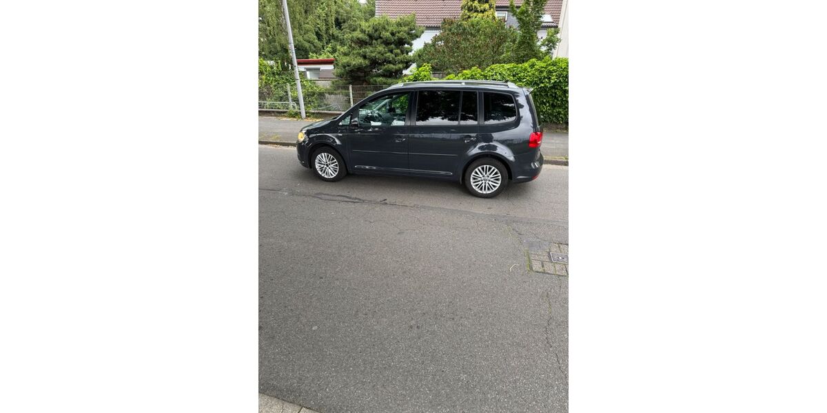 VW Touran 169.000 km 9.200 &euro; Mülheim an der 45476