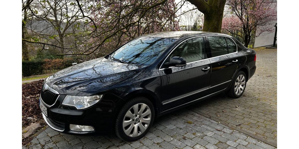 Skoda Superb 70.000 km 9.400 &euro; Solingen 42657