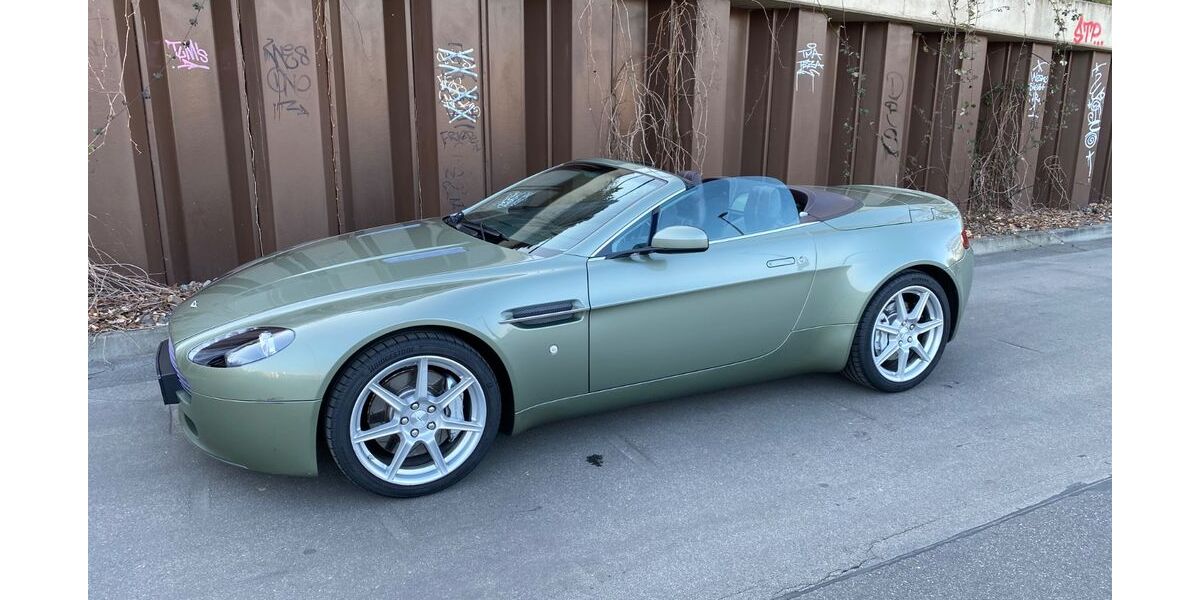 Aston Martin V8 Vantage 33.247 km 64.900 &euro; Köln 50858