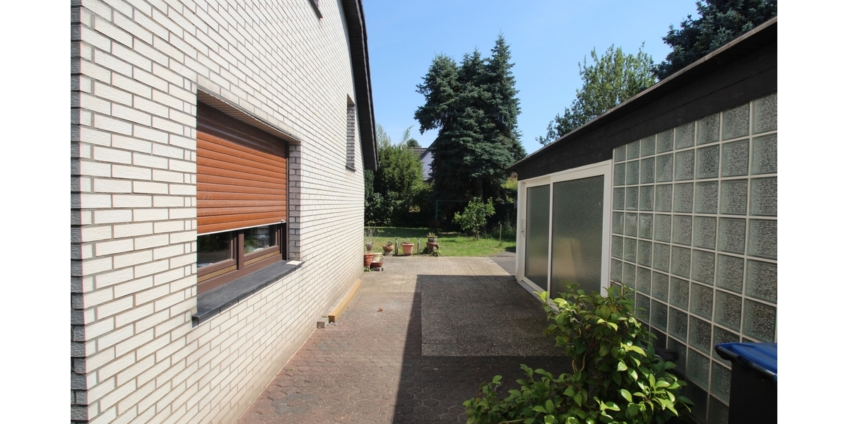 Mit 3D-Rundgang: Ihr neues Zuhause in Reusrath - Einfamilienhaus mit Potenzial und großem Grundstück - Einfamilienhaus Langenfeld | Angebot:26985260
