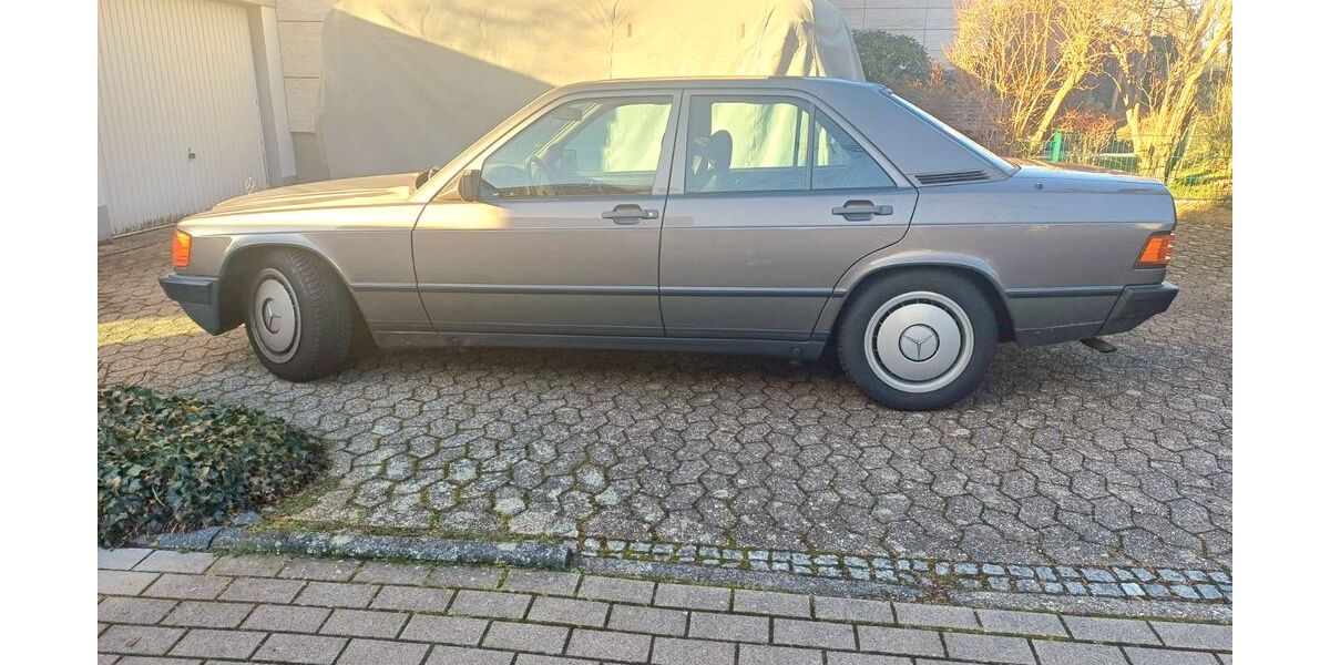 Mercedes-Benz 190 128.000 km 8.500 &euro; Hilden 40724