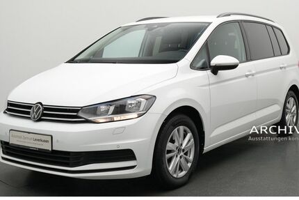 VW Touran 44.341 km 26.988 &euro; Leverkusen 51379