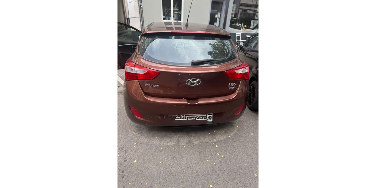 Hyundai i30 307.620 km 3.000 &euro; Düsseldorf 47055