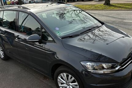 VW Touran 84.000 km 16.900 &euro; Köln 51063