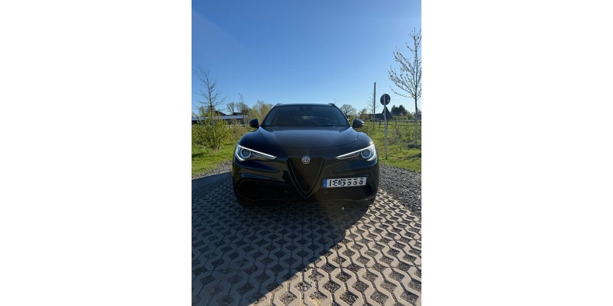 Alfa Romeo Stelvio 66.000 km 23.499 &euro; Köln 50769