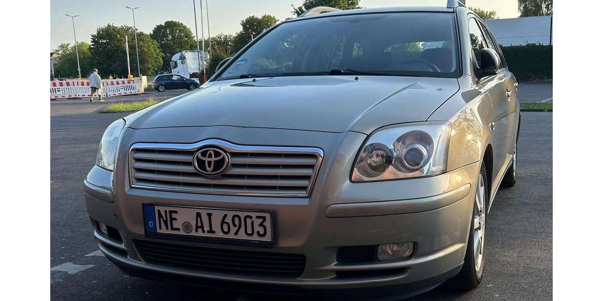 Toyota Avensis 234.000 km 3.000 &euro; Neuss, Stadt 41466