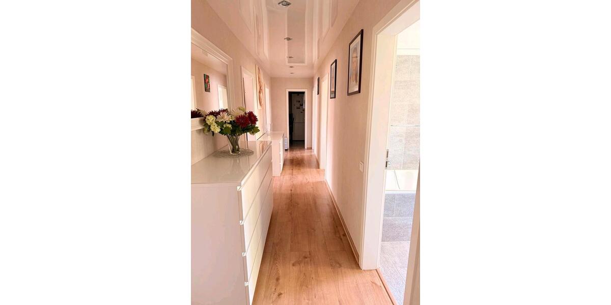 Etagenwohnung Düsseldorf Stadtbezirk 9 - 4 Zimmer, 99 m&sup2;, 420.000&euro; | Angebot:26150401