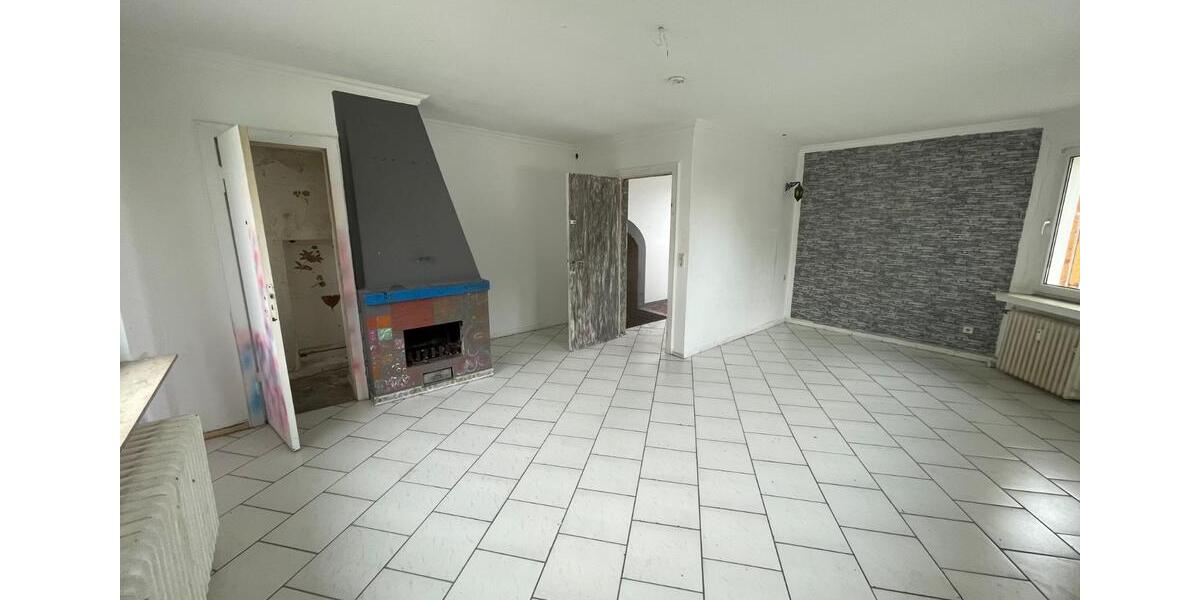 Etagenwohnung Remscheid - 7 Zimmer, 150 m&sup2;, 1.400&euro; | Angebot:25590552