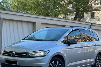 VW Touran 122.347 km 16.250 &euro; Wülfrath 42489