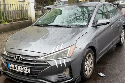 Hyundai Elantra 86.000 km 12.000 &euro; Düsseldorf 40468