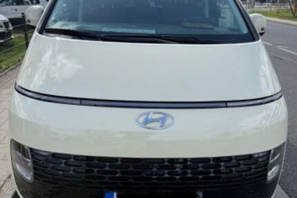Hyundai STARIA 99.000 km 29.999 &euro; Düsseldorf 40227