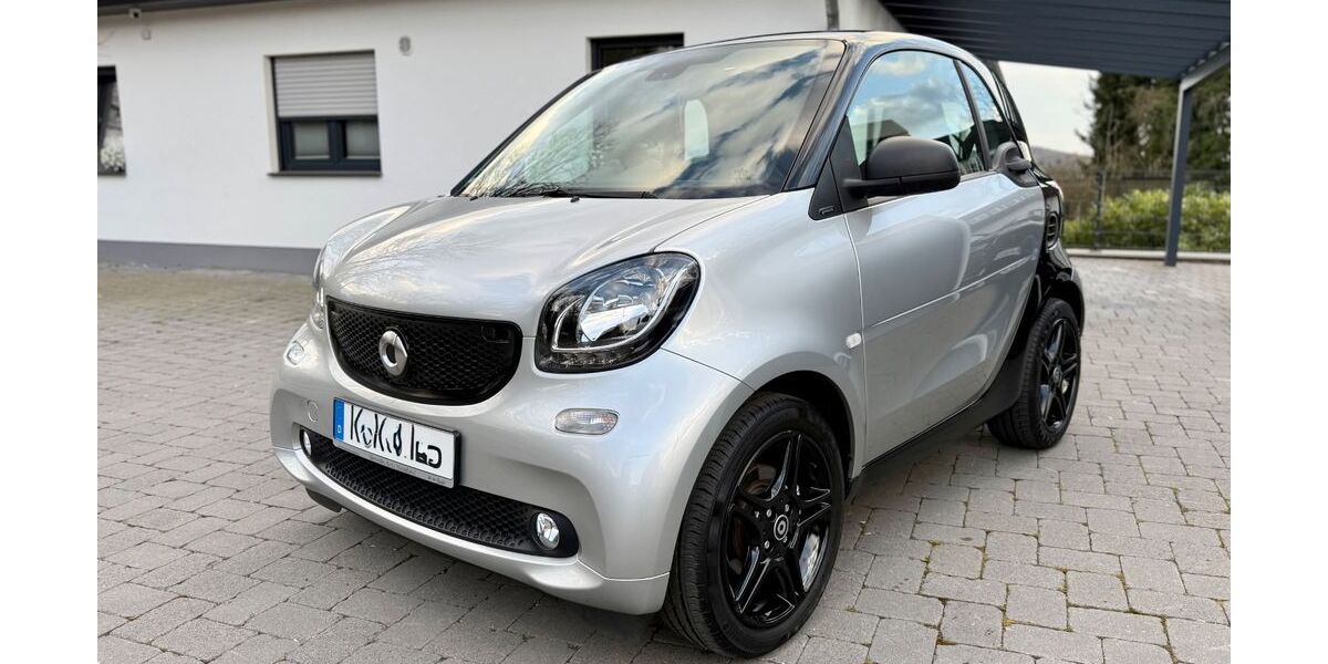 Smart ForTwo 66.500 km 11.890 &euro; Köln 50677