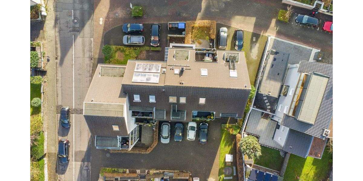 Top gepflegtes Neun-Familienhaus in guter Lage von Bergisch-Gladbach - Mehrfamilienhaus, Wohnhaus Bergisch Gladbach Gladbach | Angebot:23973693