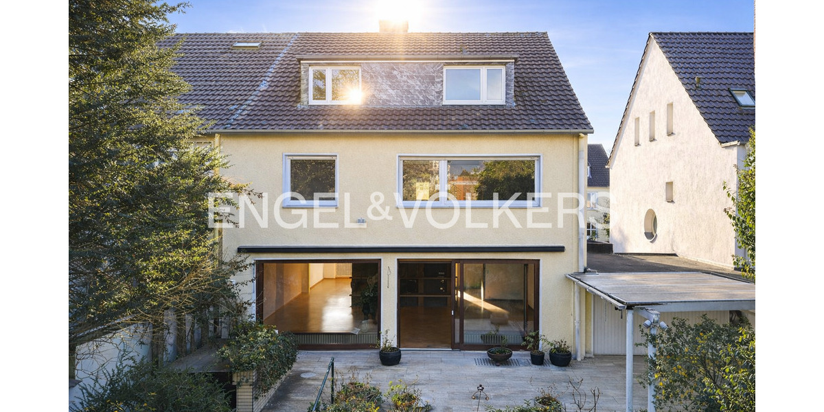 Doppelhaushälfte Hilden - 8 Zimmer, 292 m&sup2;, 695.000&euro; | Angebot:25730522