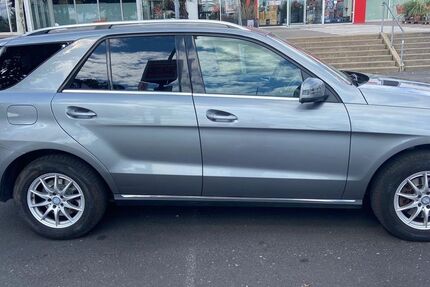 Mercedes-Benz ML 350 180.000 km 17.000 &euro; düsseldorf,oberbilk 40227