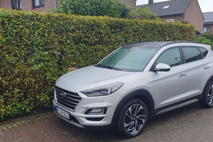 Hyundai TUCSON 136.000 km 16.450 &euro; Dormagen 41542