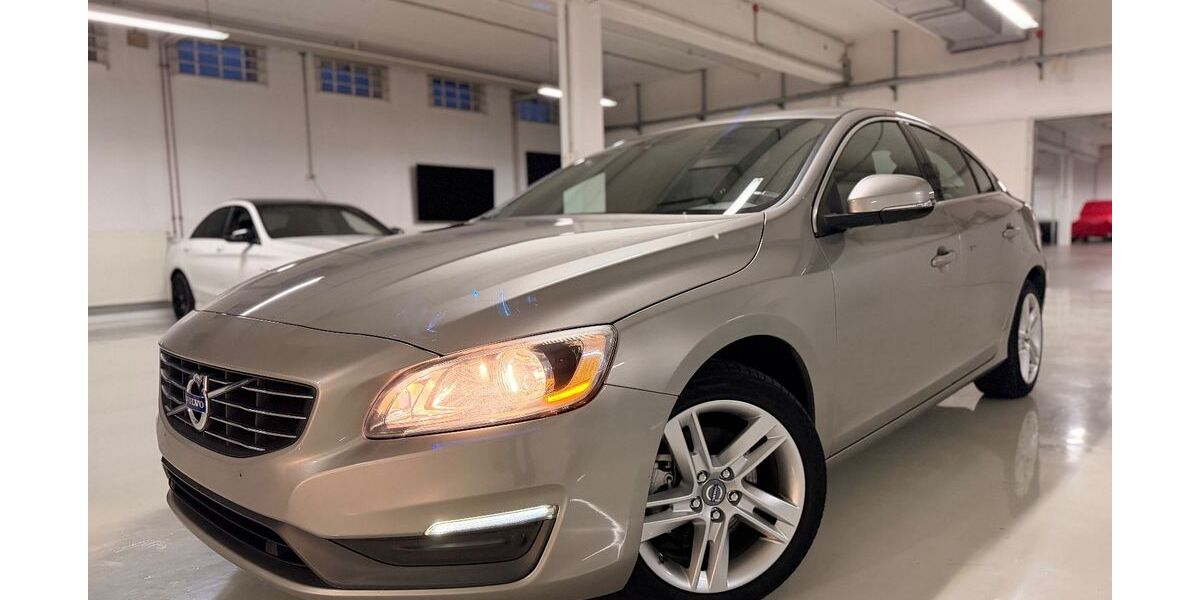 Volvo S60 137.363 km 8.499 &euro; Düsseldorf 40233