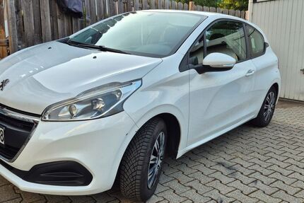 Peugeot 208 96.100 km 4.800 &euro; Köln 50769