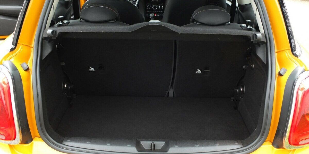 Mini One D KLIMAAUTOMATIK PDC SITZHEIZUNG WINTERREIFEN 122.875 km 8.500 &euro; Köln 50858