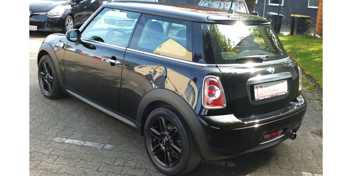 Mini Cooper BAKER STREET XENON KLIMAAUTOM SITZHEIZUNG 114.143 km 8.898 &euro; Köln 50858