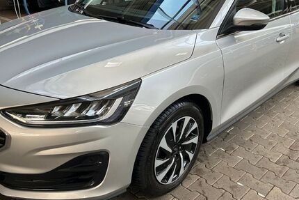 Ford Focus 23.000 km 18.600 &euro; Köln 50829