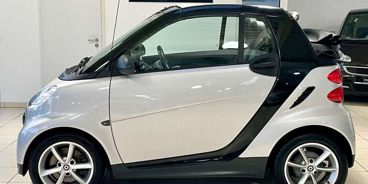 Smart forTwo 50.685 km 8.590 &euro; Köln 51067