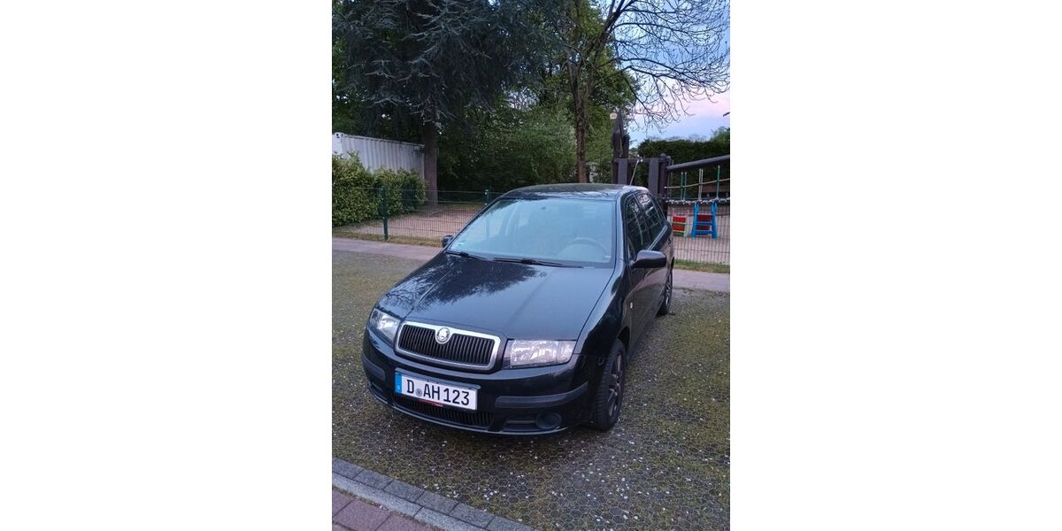 Skoda Fabia 236.000 km 2.000 &euro; Düsseldorf 40472